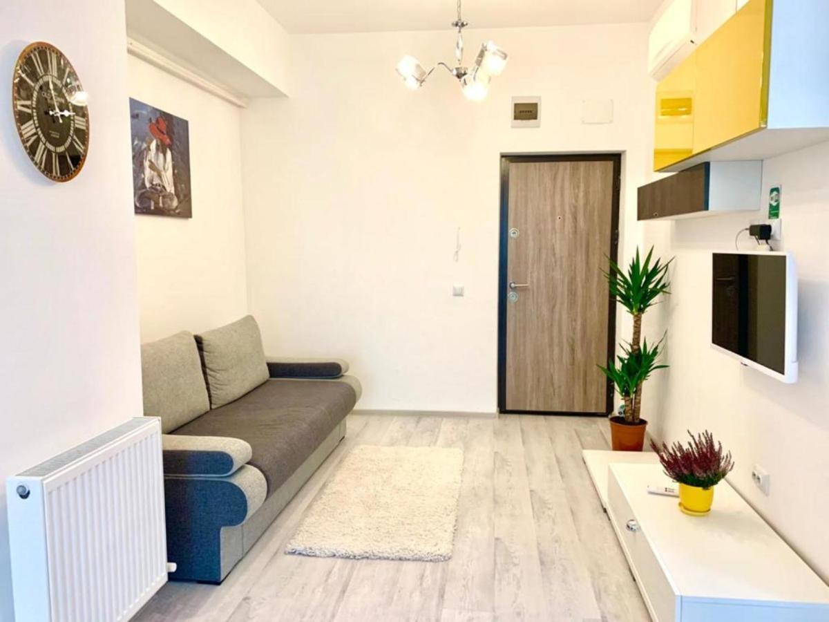 Karina New Flat Near Palas Mall ยาช ภายนอก รูปภาพ