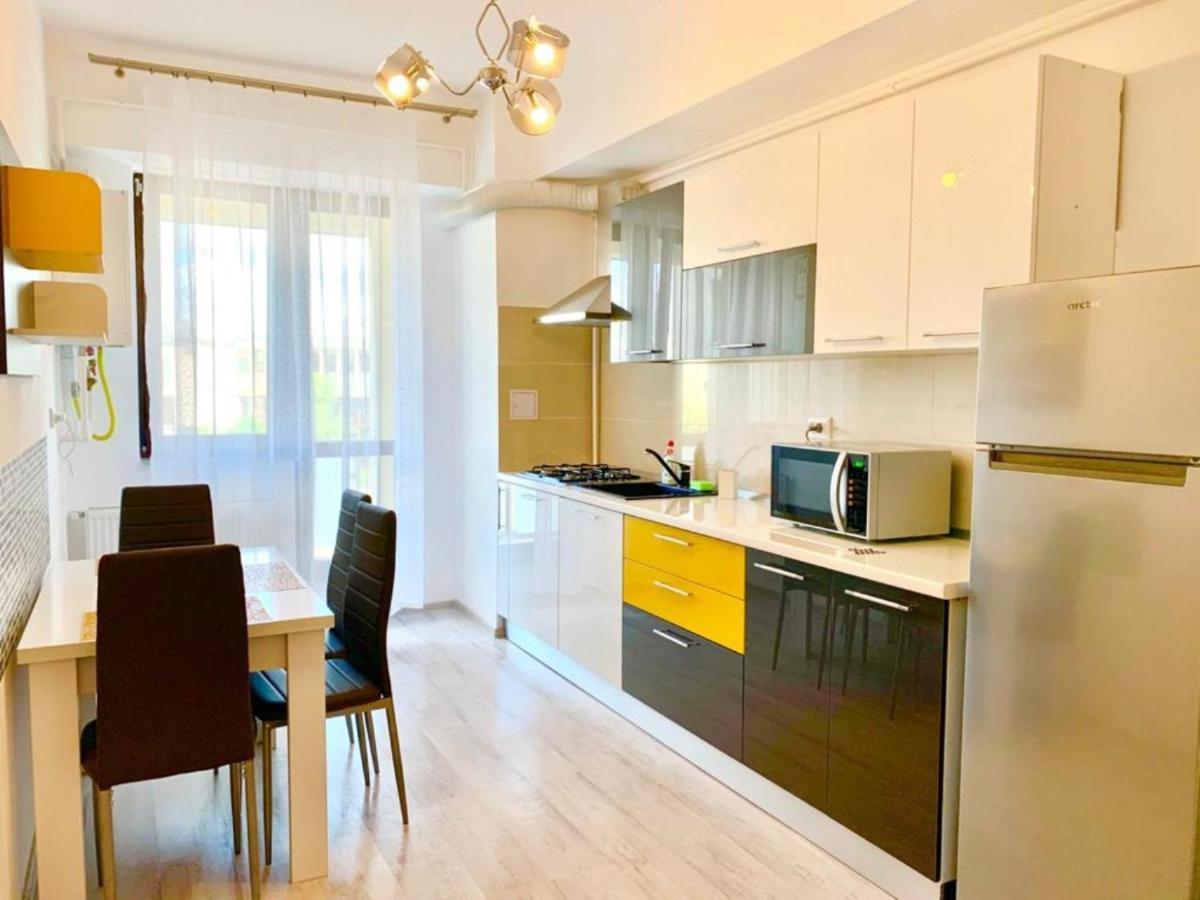 Karina New Flat Near Palas Mall ยาช ภายนอก รูปภาพ